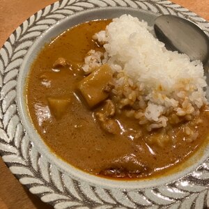 トマトジュースで爽やか♪具がゴロゴロチキンカレー♡